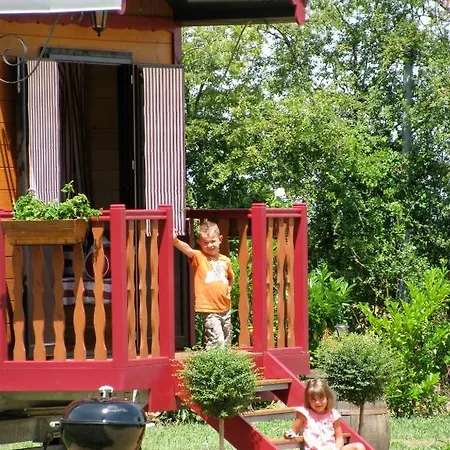 Le Domaine Des Gauliers לינה וארוחת בוקר 4*