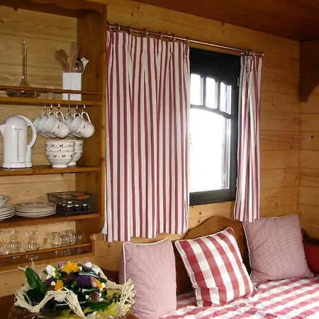 לינה וארוחת בוקר Le Domaine Des Gauliers